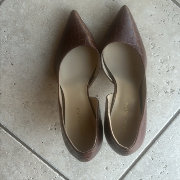 Marc Fisher Brown Crocodile Heels/ Pumps - Picture 2 of 5